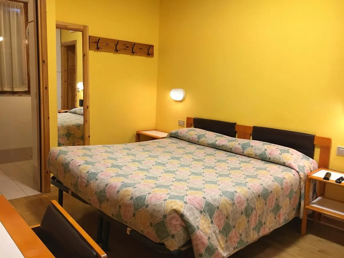 ***  Hotel Le Pinete Piazzatorre Italy