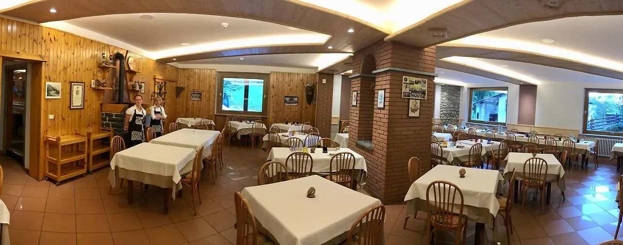 Hotel Le Pinete Piazzatorre Italy